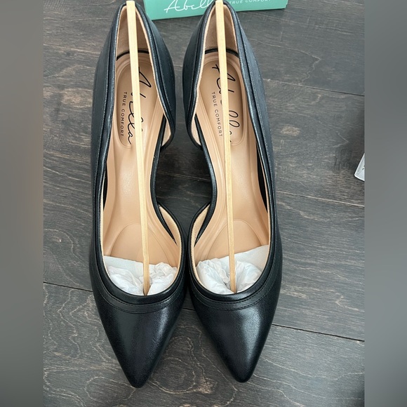 Women’s size 10 - Picture 1 of 4